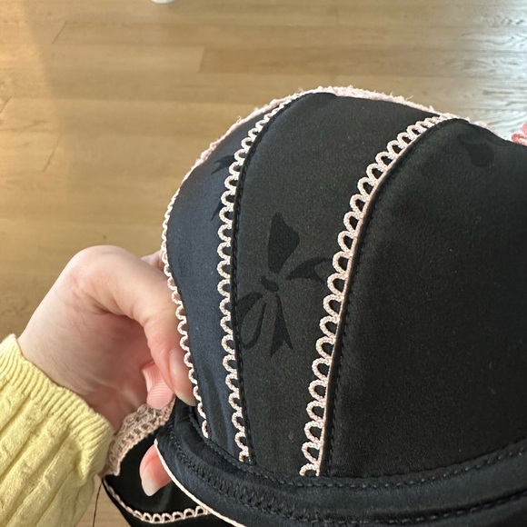 Vintage Victoria's Secret "Sexy Little Things" Clamshell Underwire Bra - Picture 5 of 7